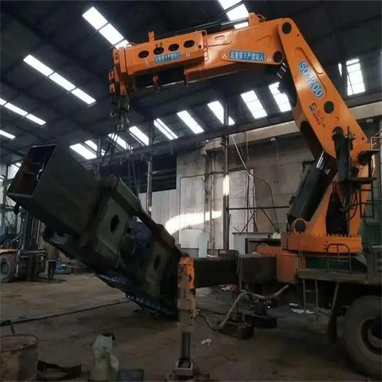 川汇130吨折臂吊车出租吊机租赁附近电话