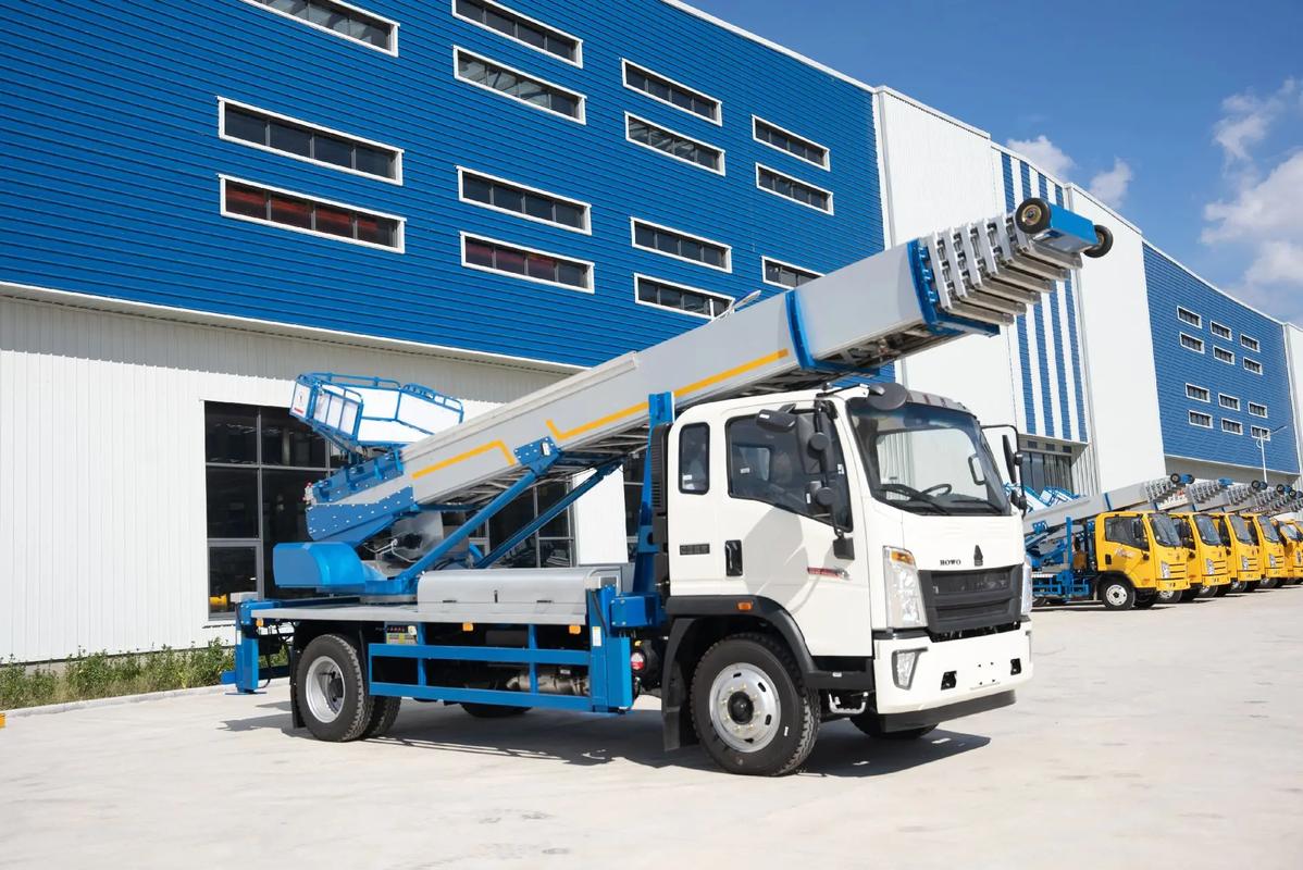 川汇出租云梯车高空作业车 建筑垃圾搬运